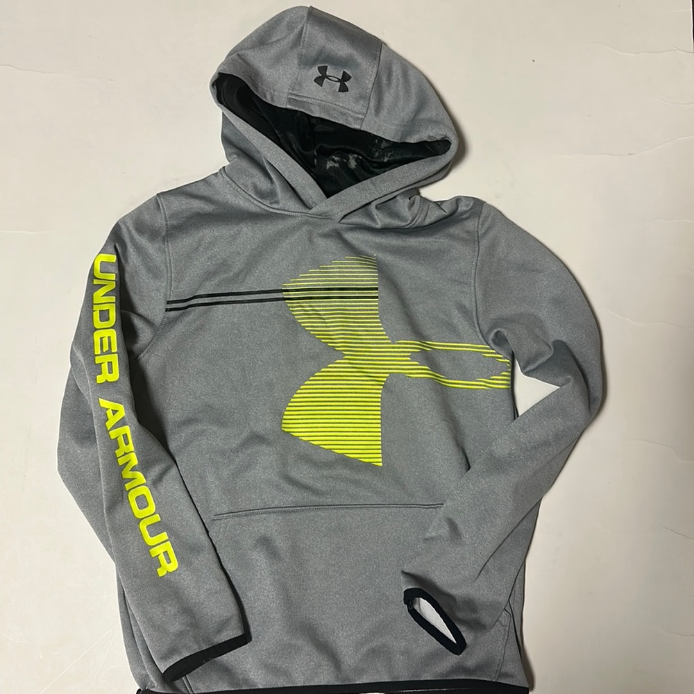 Youth Large Under Armour coldgear sweatshirt